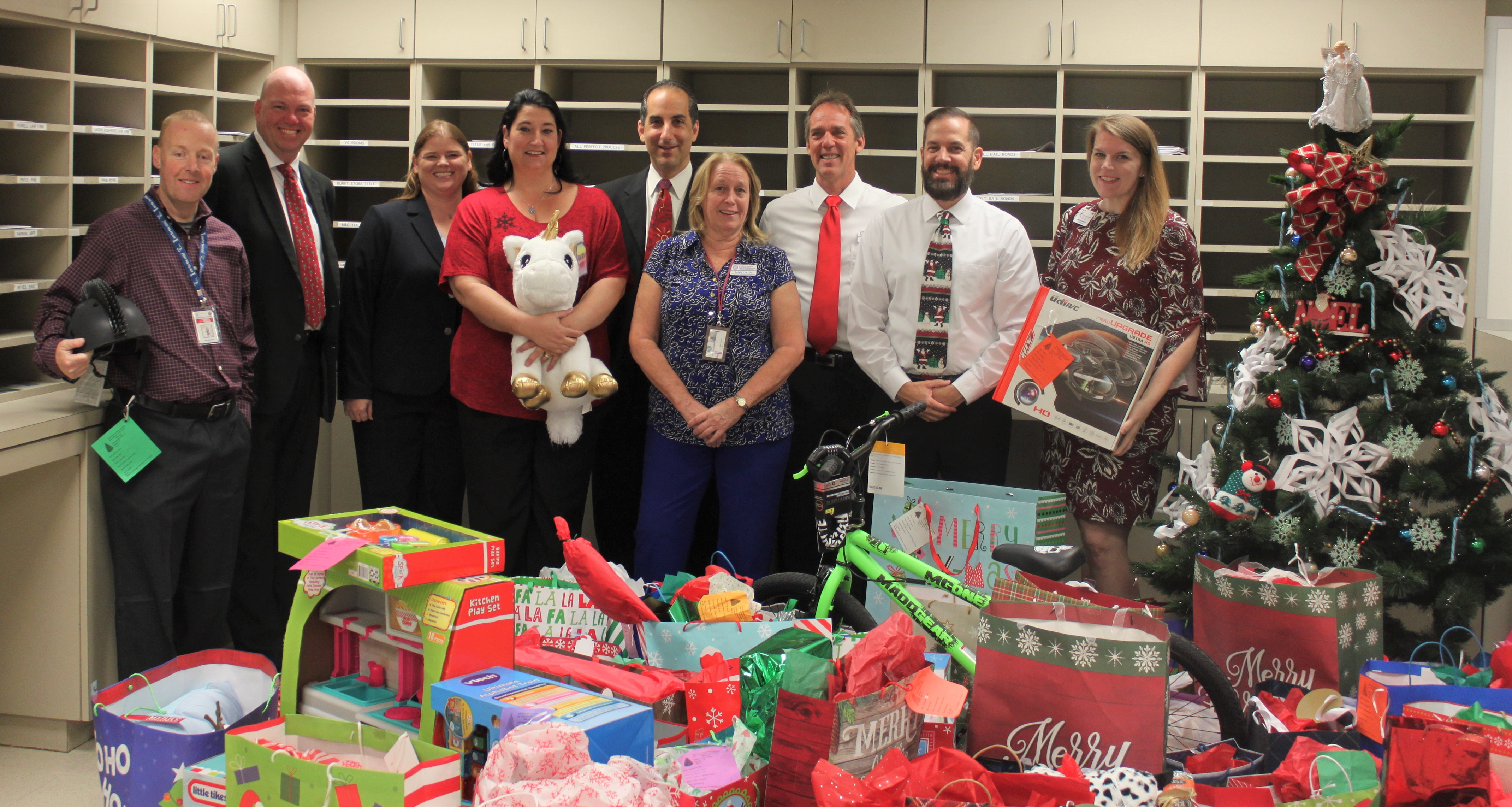 87 kid gift packages presented to Guardian ad Litem